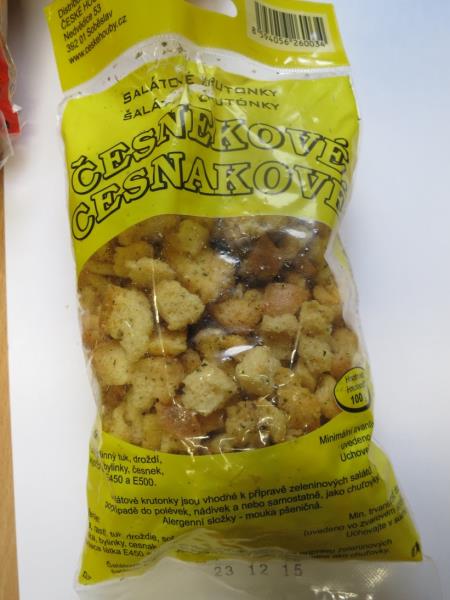 Salátové krutónky česnekové