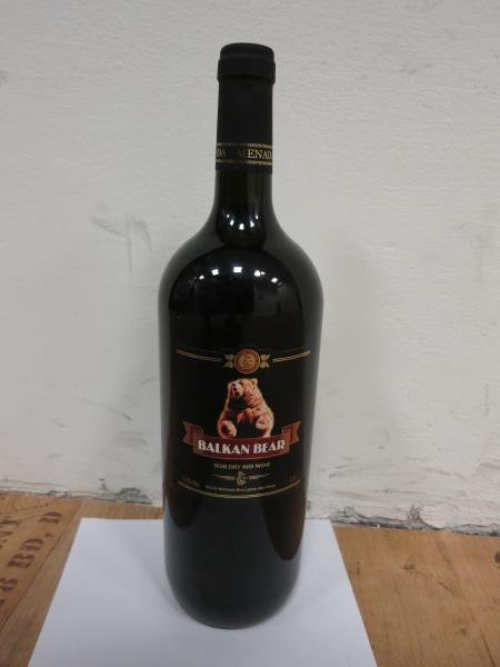 Balkan bear, červené víno polosuché, alk. 11% obj.