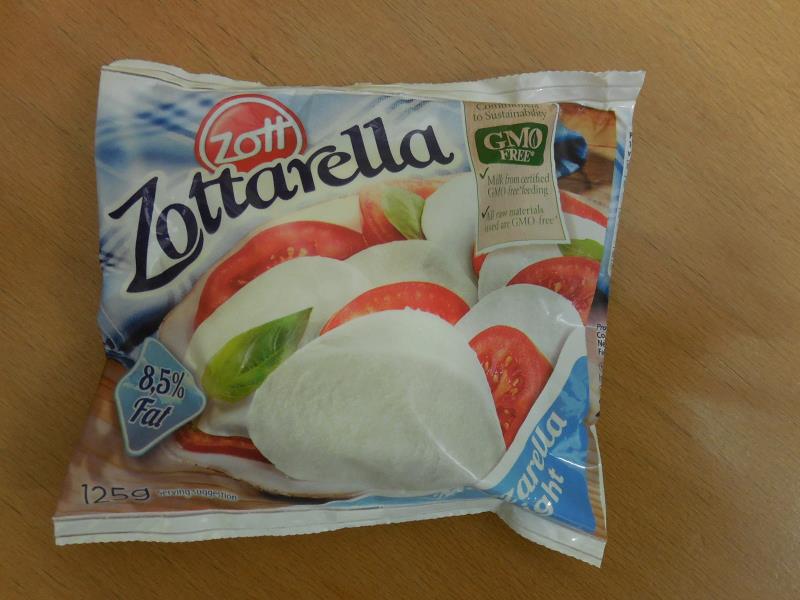 Zott- Zottarella-mozzarella Light 8,5%Fat - Mozzarella, měkký sýr v solném nálevu