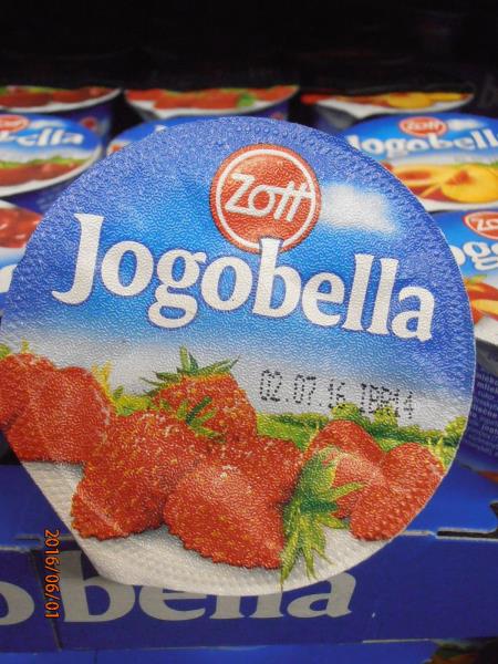 Zott Jogobella zahradní a lesní jahoda