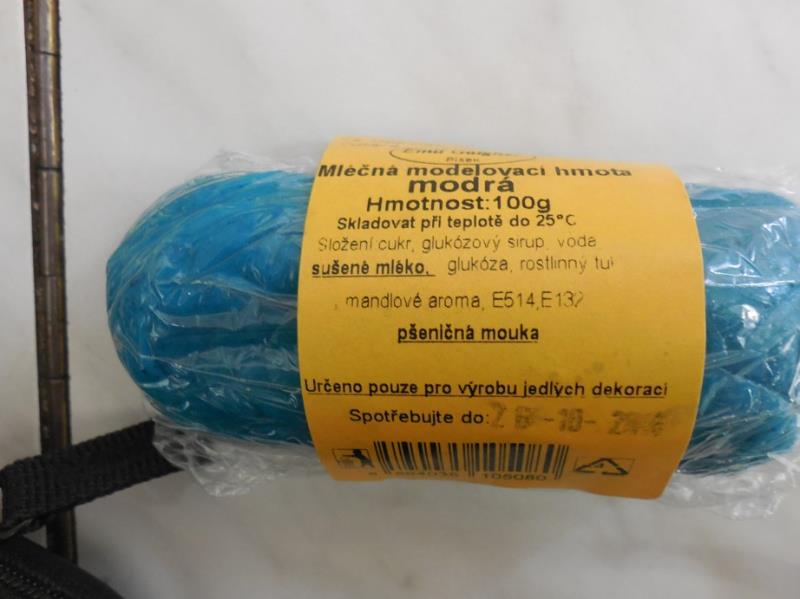 Mléčná modelovací hmota modrá