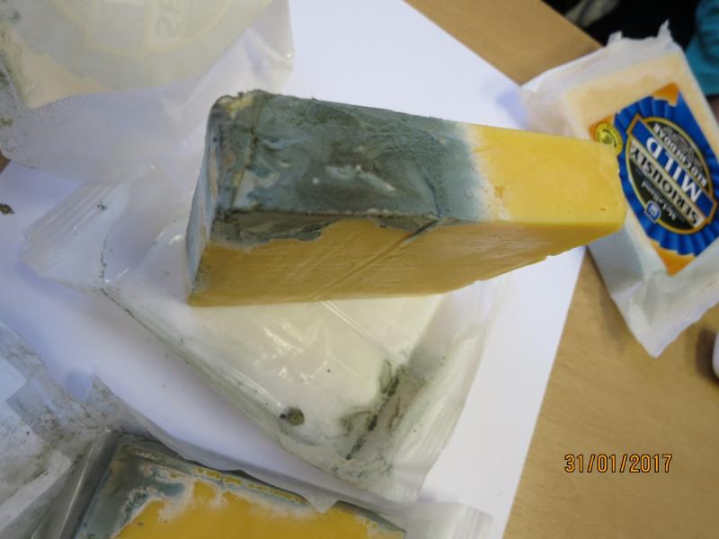 SERIOUSLY MILD COLOURED CHEDDAR