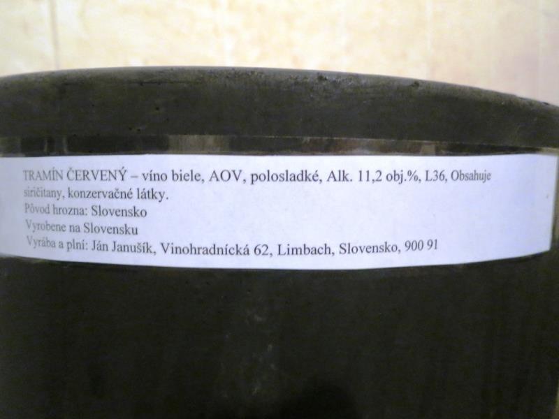 Tramín červený - víno bílé polosladké, AOV, alk. 11,2% obj., z.p. Slovensko