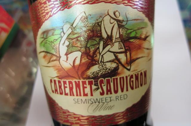 Cabernet Sauvignon, červené polosladké víno, obsah alkoholu 11%