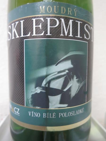 Moudrý Sklepmistr, víno bílé, polosladké, víno vyrobeno v: Itálii, alk.: 11 % obj., bez CHOP/CHZO