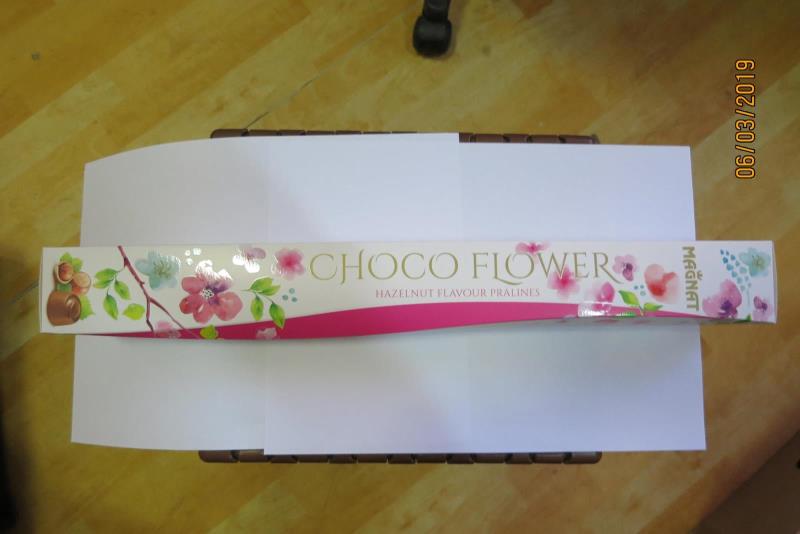 Magnat Choco Flower Plněné čokoládové bonbony z mléčné čokolády plněné lískooříškovou náplní