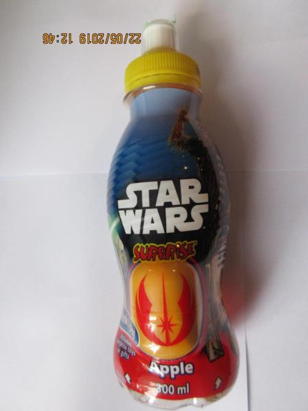 STAR WARS SURPRISE APPLE - Ovocný nápoj se sladidly, obohacený vitamíny C, B6 a B12