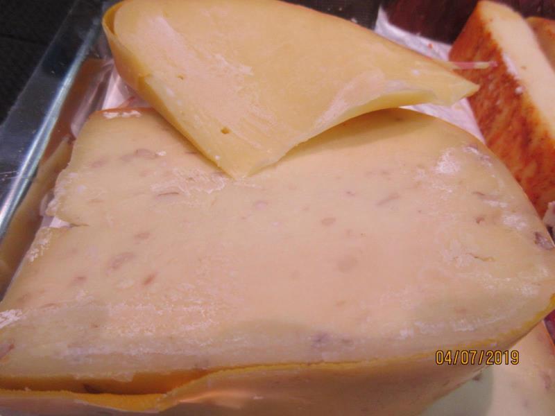 GOUDA CHEESE LOVERS WALNUT