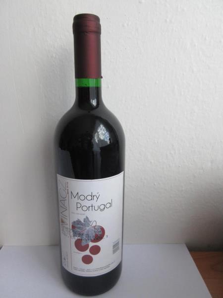 Modrý Portugal, víno červené, suché, s CHZO Dunántúli, alk. 11,5 % obj., země původu Maďarsko