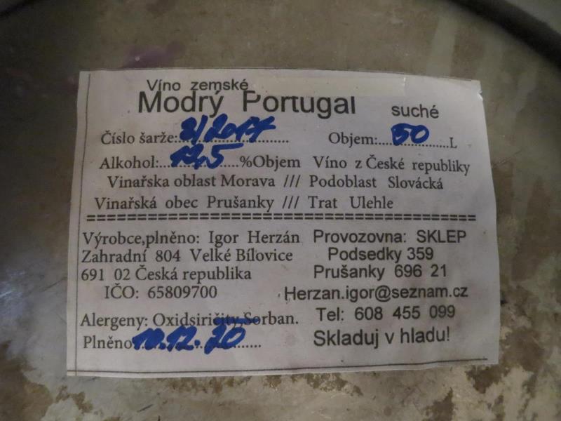 Modrý Portugal, suché, č.š. 8/2017, alk. 12,5% obj., MZV