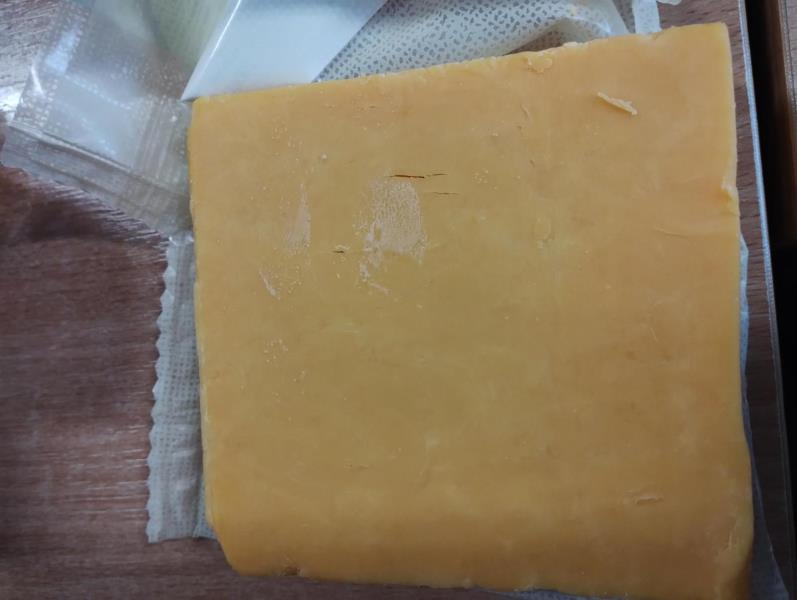 English Mild Coloured Cheddar - tvrdý sýr