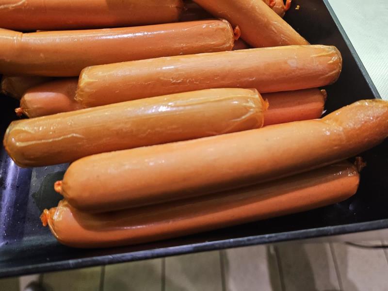 Hot Dog párky, masný výrobek tepelně opracovaný