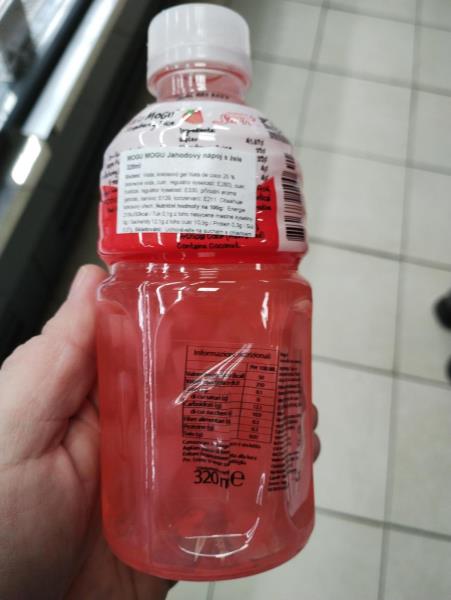 MOGU MOGU Jahodvý nápoj s želé 320 ml