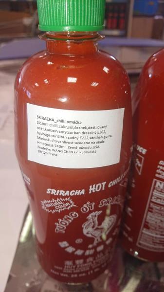 SRIRACHA-chilli omáčka (SRIRACHA HOT CHILI SAUSE- TÚÓNG ÓT SRIRACHA, HUY FONG FOODS, INC) (793 g)