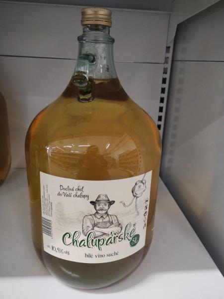Chalupářské bílé víno suché, víno z Itálie, alk. 10,5 % obj.