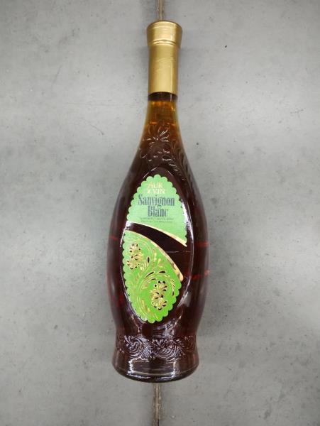 Sauvignon Blanc, bílé polosladké víno, vyrobeno v Moldavsku, alk. 11,5% obj.