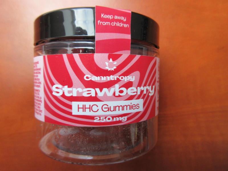 Canntropy – Strawberry HHC Gummies, 250 mg