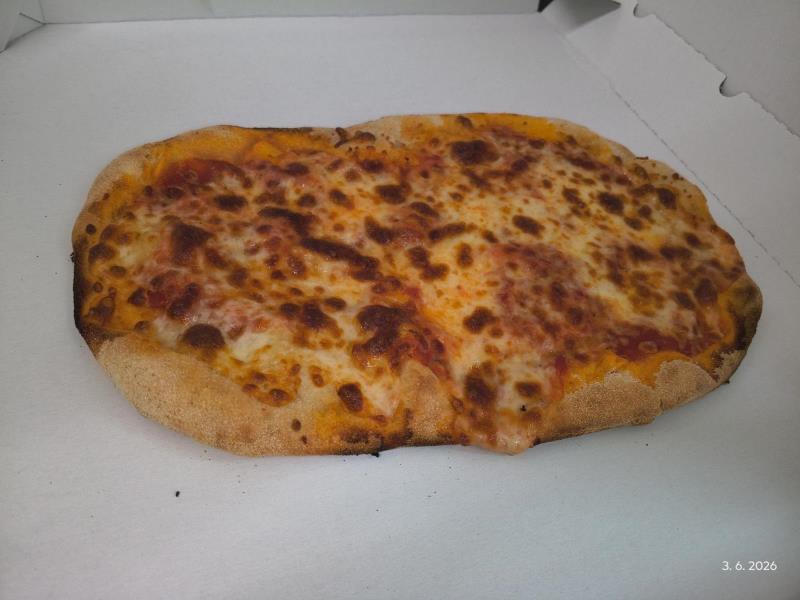 PINSA MARGHERITA bez lepku (rajčatová omáčka, sýr gouda) 